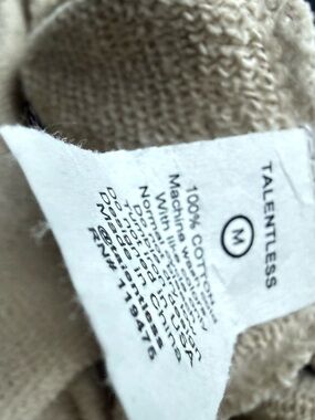 TALENTLESS Beige Knit Sweater Label Close-Up